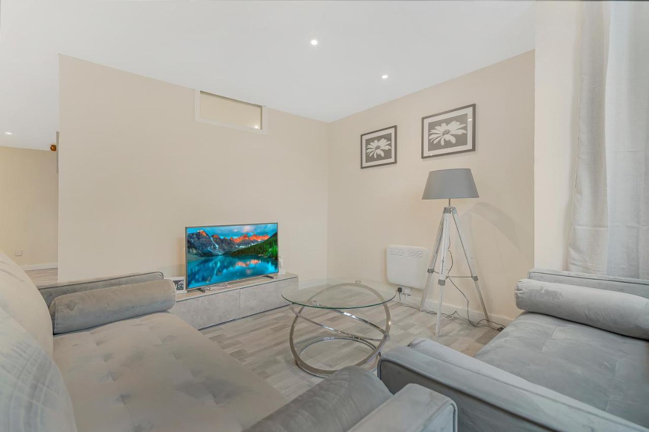 Suites By Rehoboth - Overcomers- Deptford London Exterior photo