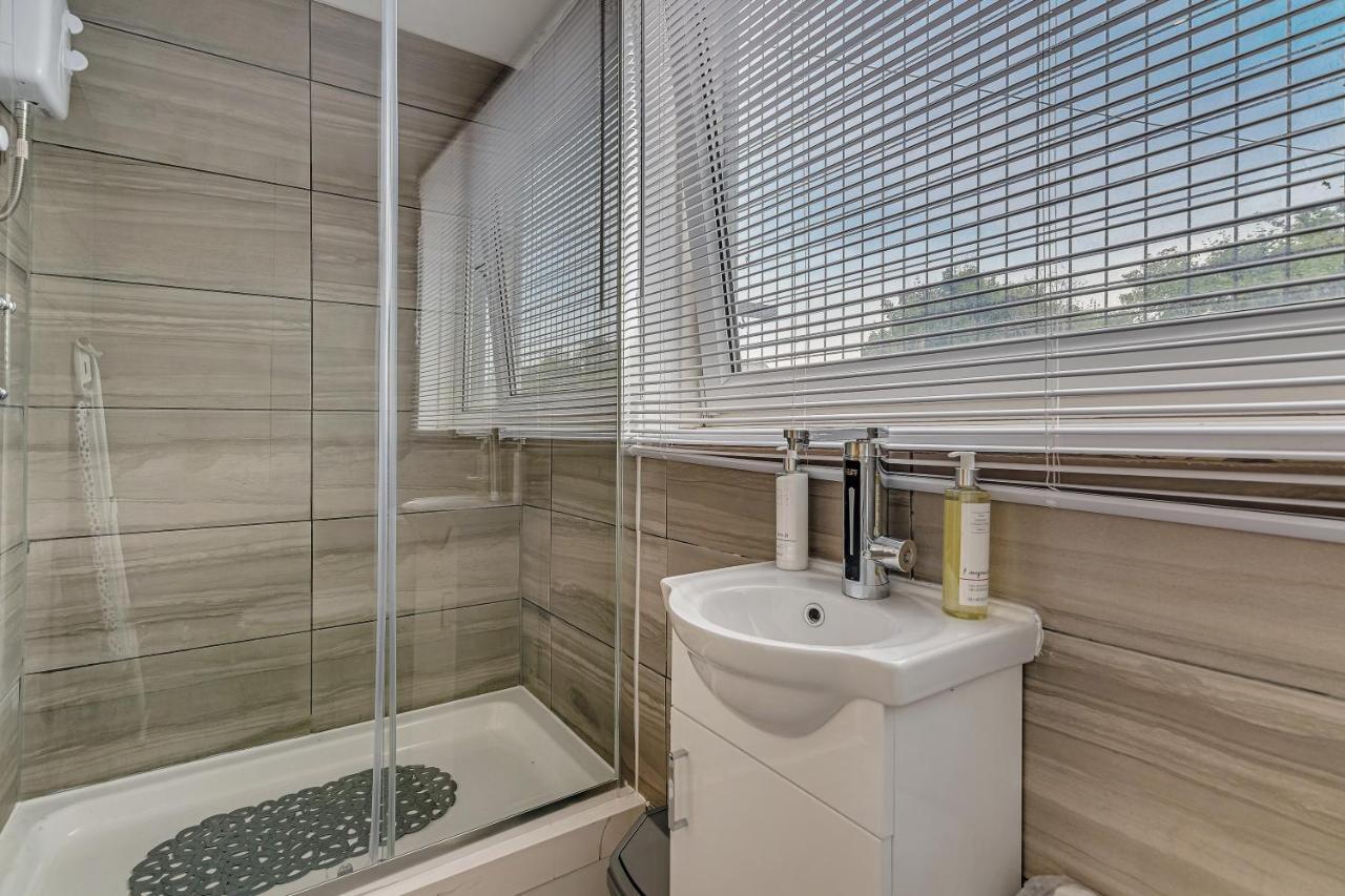 Suites By Rehoboth - Overcomers- Deptford London Exterior photo