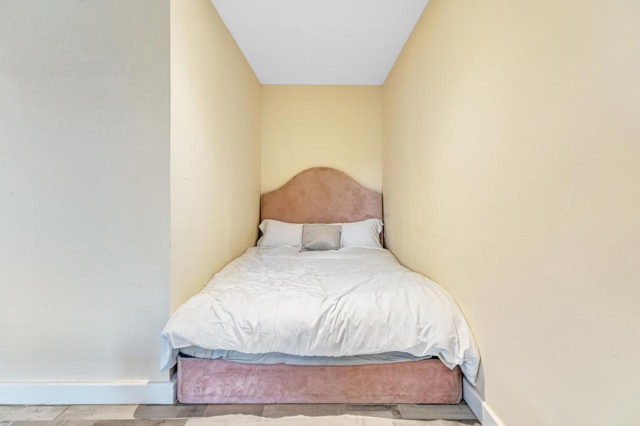 Suites By Rehoboth - Overcomers- Deptford London Exterior photo