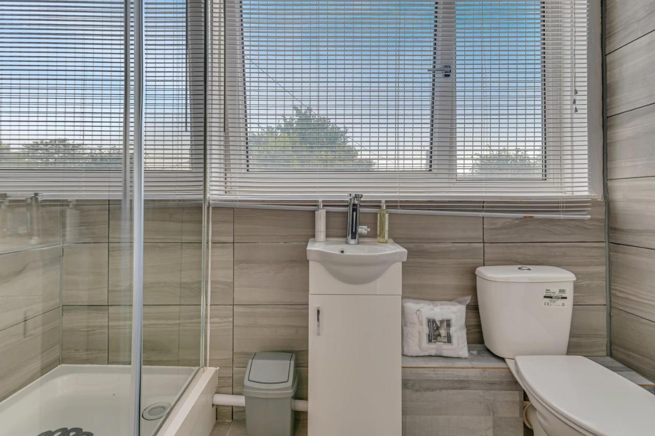 Suites By Rehoboth - Overcomers- Deptford London Exterior photo
